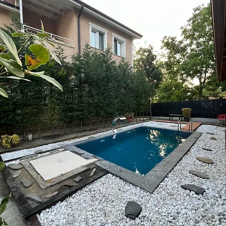 Mansion With Private Pool In