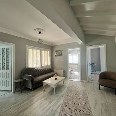 Mansion With Private Pool In * Sapanca