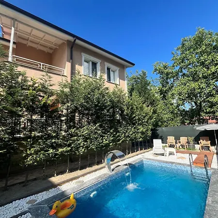 Mansion With Private Pool In * Sapanca