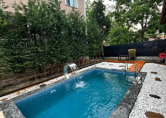 Apartment Mansion With Private Pool In