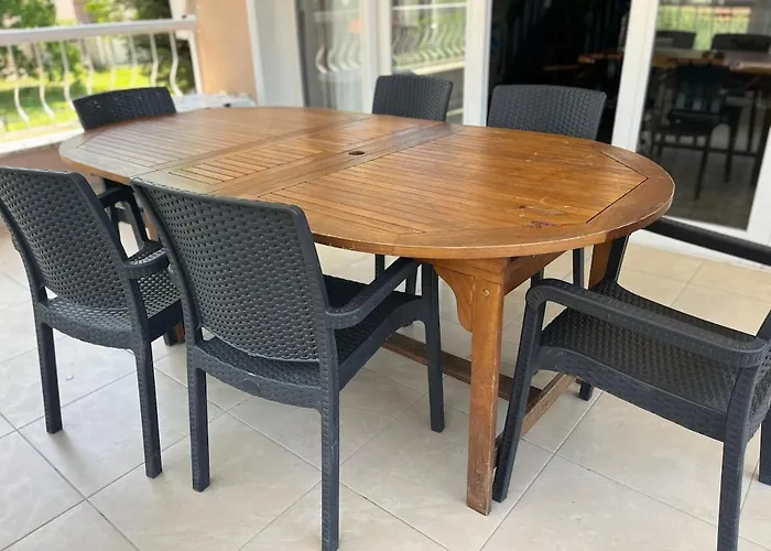 Mansion With Private Pool In Apartment *