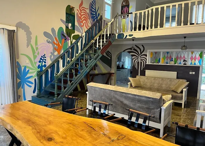 Mansion With Private Pool In *