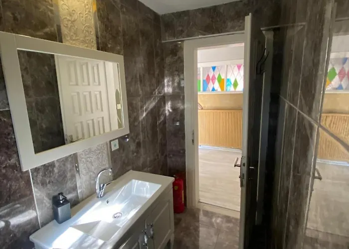 Mansion With Private Pool In