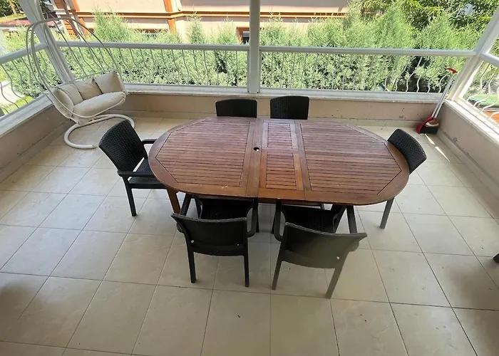 Mansion With Private Pool In Apartment *