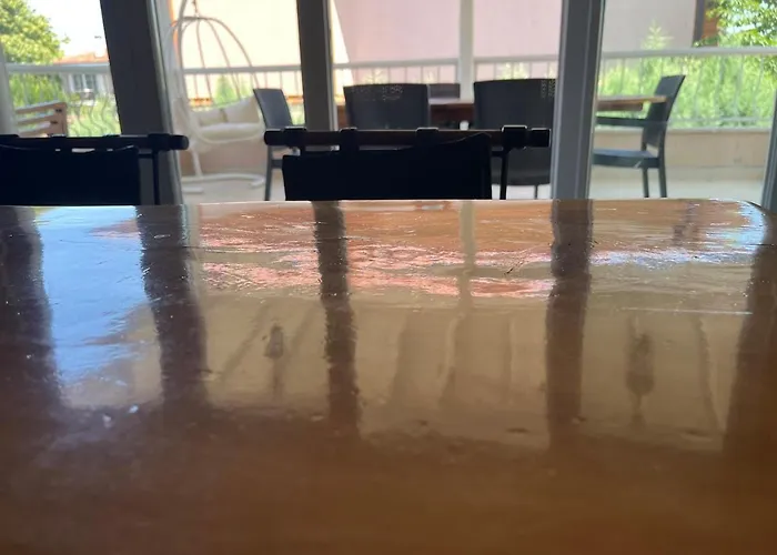 Mansion With Private Pool In Apartment *