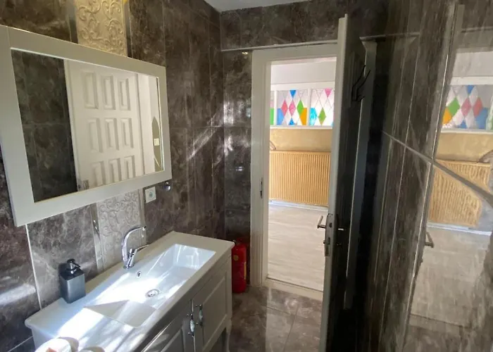 Mansion With Private Pool In *